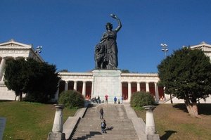 Ruhmeshalle mit Bavaria Ruhmeshalle mit Bavaria Munich