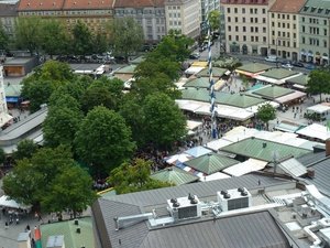 Münchner Viktualienmarkt von oben Munich