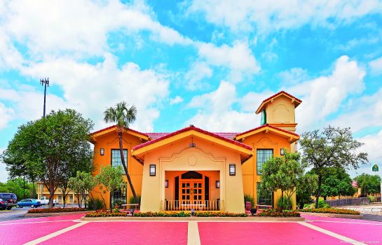 kelly afb lodging